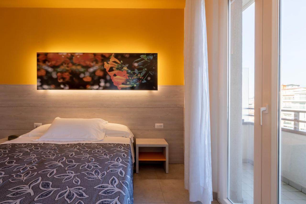 Hotel Clipper Pesaro Zewnętrze zdjęcie