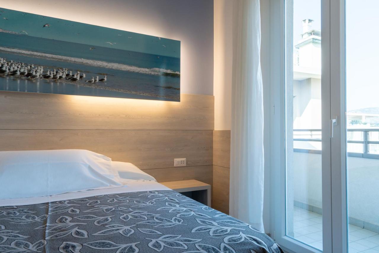 Hotel Clipper Pesaro Zewnętrze zdjęcie