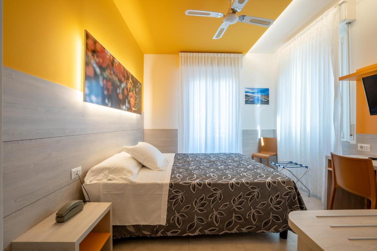 Hotel Clipper Pesaro Zewnętrze zdjęcie